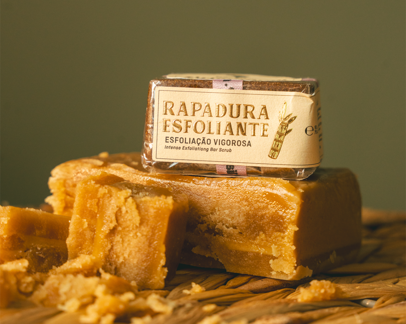 Rapadura Esfoliante: o poder da natureza para renovar sua pele
