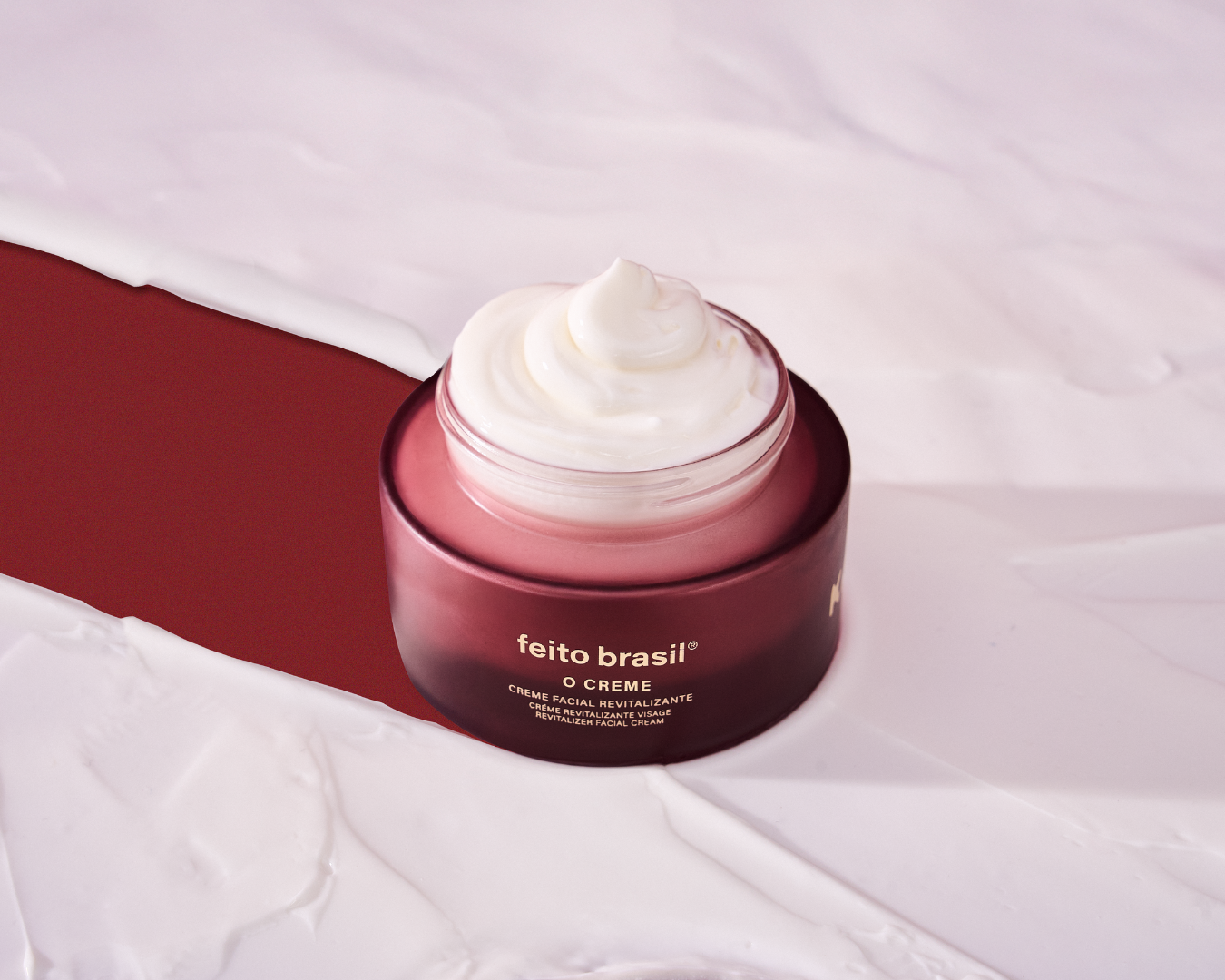 Hidratação 8x mais profunda na noite: o Creme com AH e Tapioca que preenche rugas e oferece acabamento seco