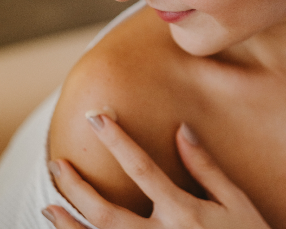 Dezembro Laranja: por que cuidar da pele é um ato de prevenção, e de autocuidado