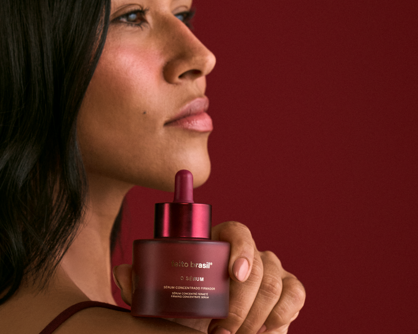 Adeus inchaço matinal! A Cafeína Nanoencapsulada e o efeito drenante que revitalizam seu rosto em segundos