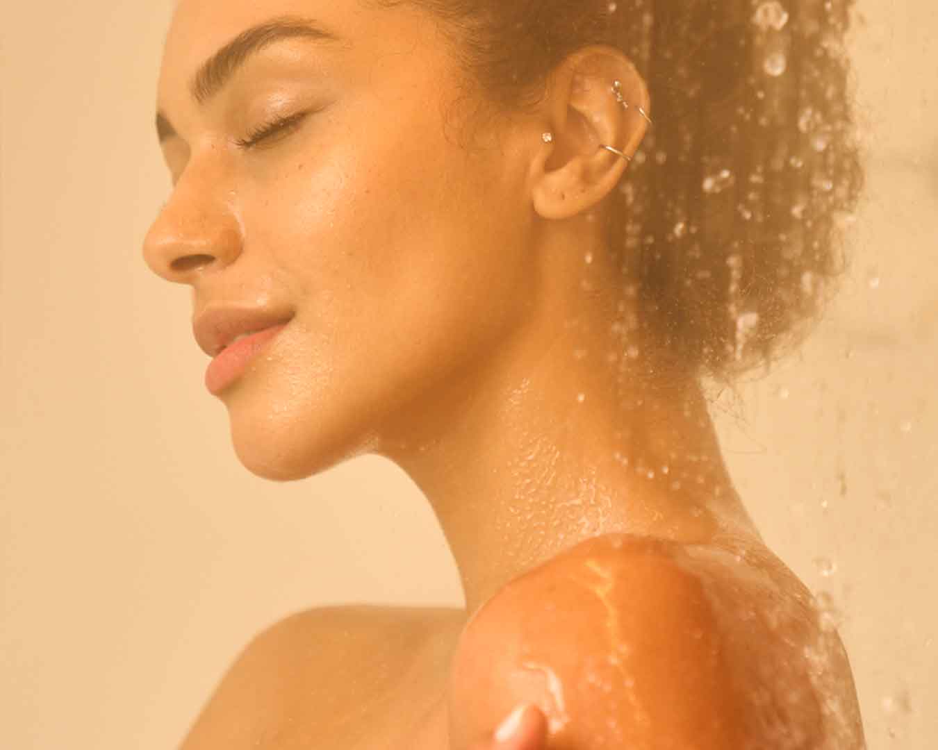 Skin Cycling Menstruação: Como adaptar sua rotina de skincare a cada fase do ciclo