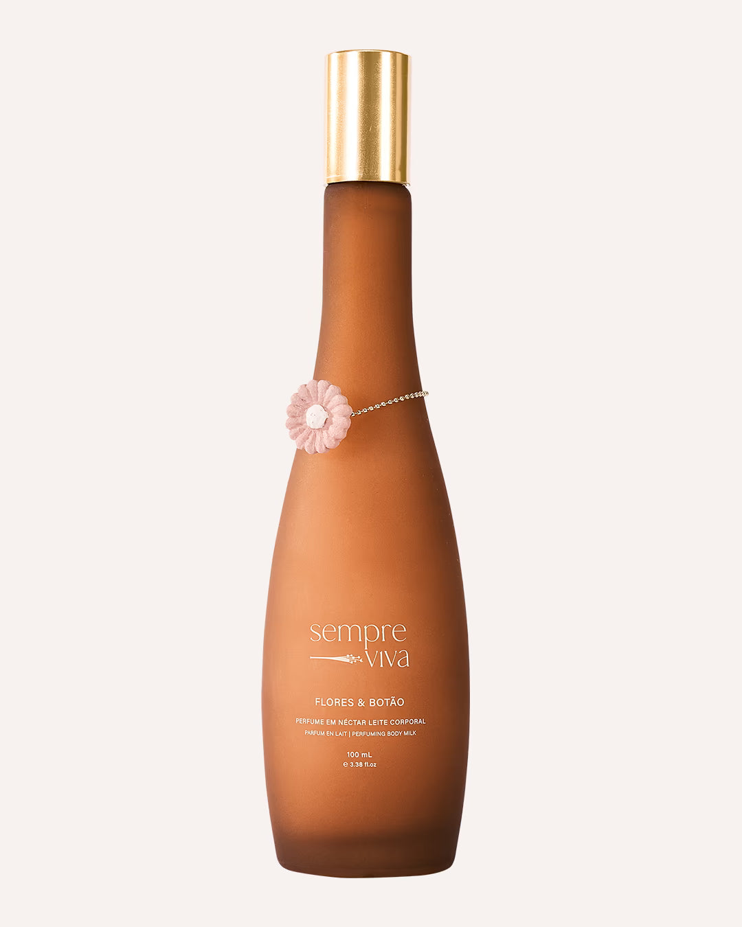 Perfume Eau de Parfum da coleção Sempre-Viva da marca feito brasil, que traz uma fórmula em leite hidratante com acordes chypres florais brasileiros.