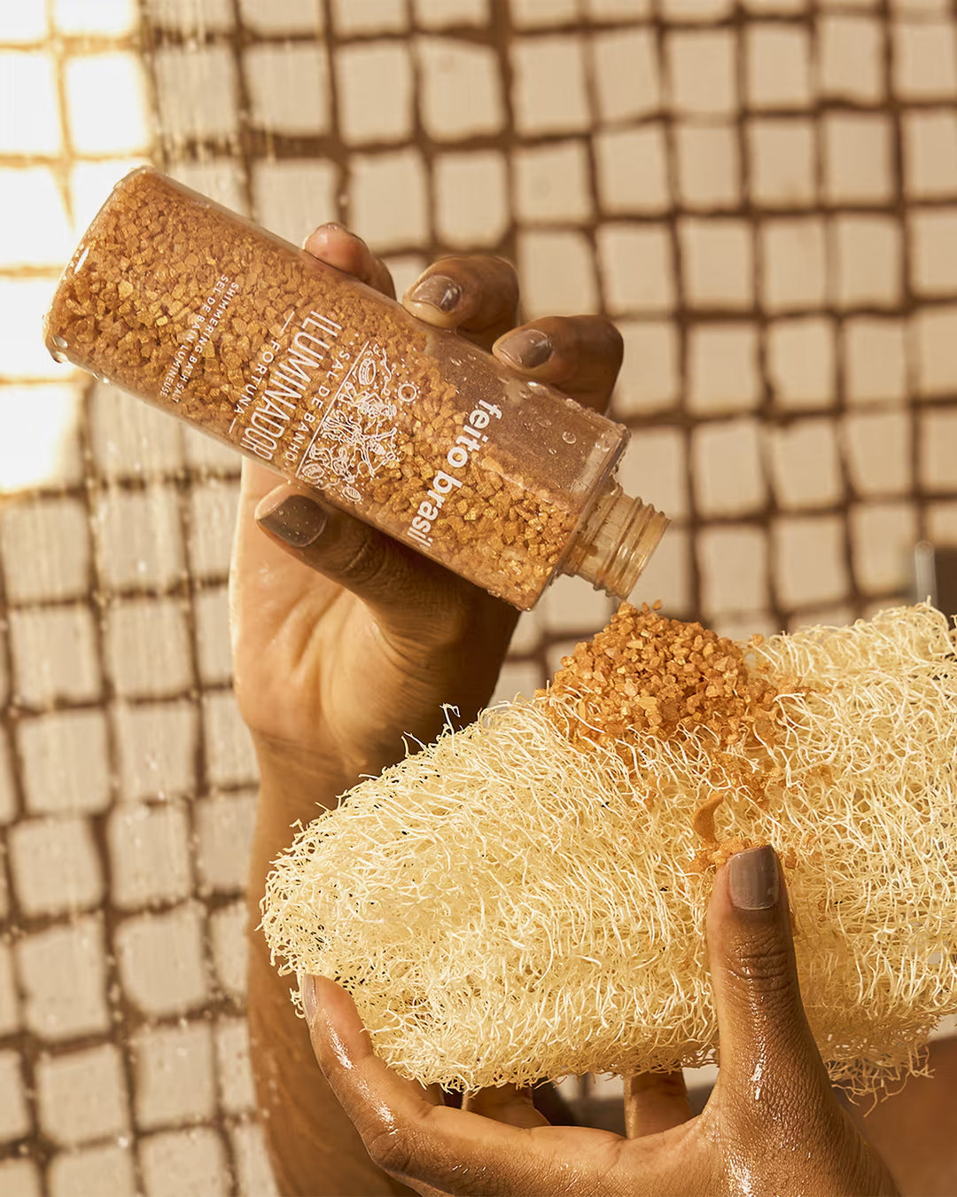 Sais de Banho Dourado Fortuna de Luxo com partículas de brilho feito brasil para esfoliação