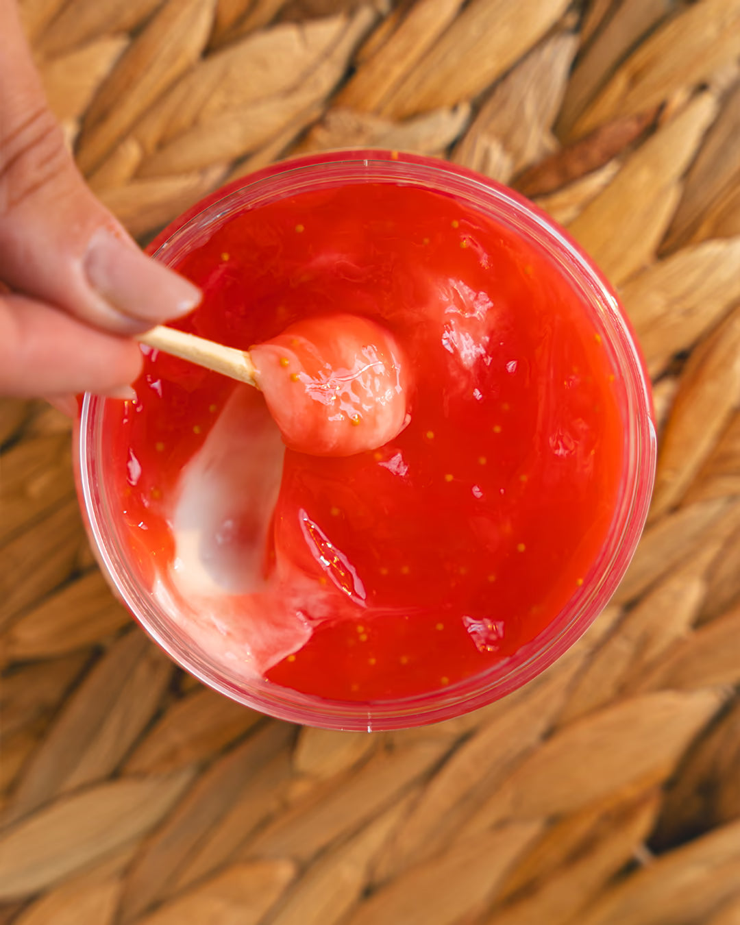 Destaque para textura gourmand cosmética da Goiabada Hidratante Ziriguidum da feito brasil